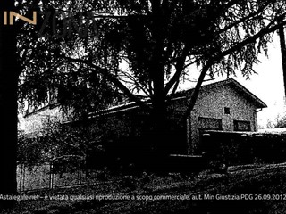 Immobile commerciale in Vendita a Vicchio, 187'500€, 1370 m²