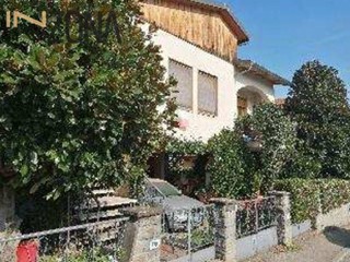 Appartamento in Vendita a Signa, 336'000€, 250 m², con Box