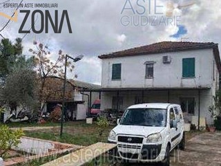 Casa Indipendente in Vendita a Cepagatti, 96'098€, 235 m²