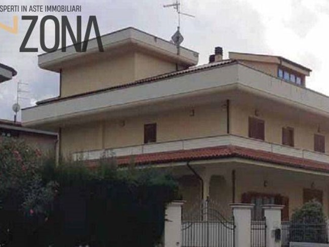 Villa in Vendita a Alba Adriatica, 255'000€, 47 m²