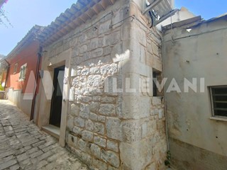 Trilocale in Vendita a Scicli, 60'000€, 30 m²