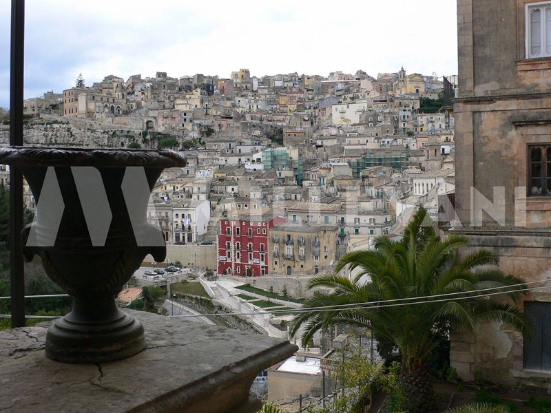 Appartamento in Vendita a Ragusa, 1'350'000&euro;, 1000 m²