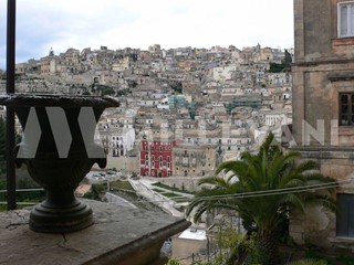 Appartamento in Vendita a Ragusa, 1'350'000&euro;, 1000 m²