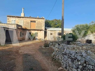 Rustico in Vendita a Modica, 100'000€, 240 m²