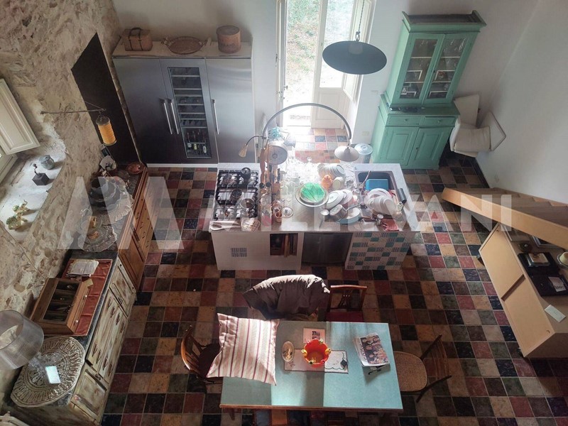 Rustico in Vendita a Chiaramonte Gulfi, 360'000€, 200 m²