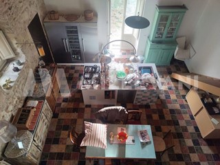 Rustico in Vendita a Chiaramonte Gulfi, 360'000€, 200 m²