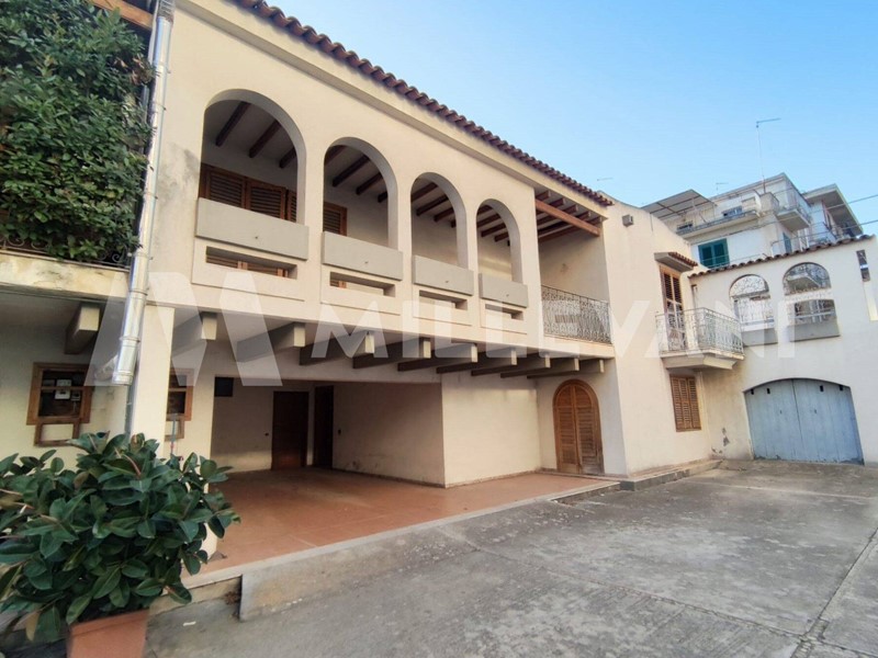 Villa in Vendita a Scicli, 280'000€, 300 m²