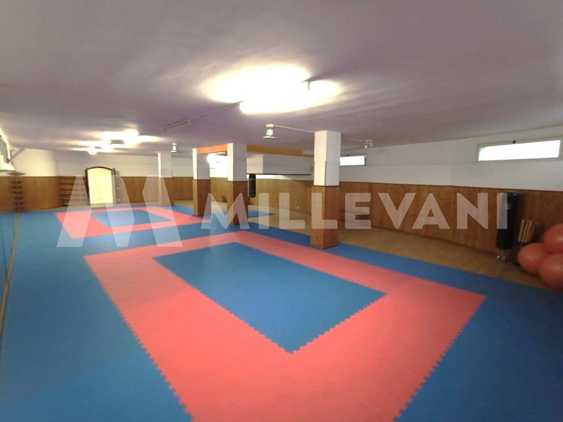 Immobile commerciale in Vendita a Scicli, 135'000€, 250 m²