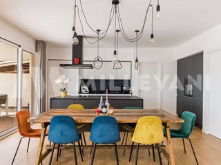 Appartamento in Vendita a Ragusa, 470'000&euro;, 350 m²