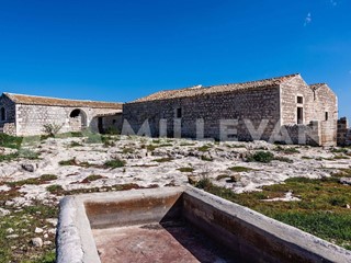 Rustico in Vendita a Modica, 950'000€, 700 m²