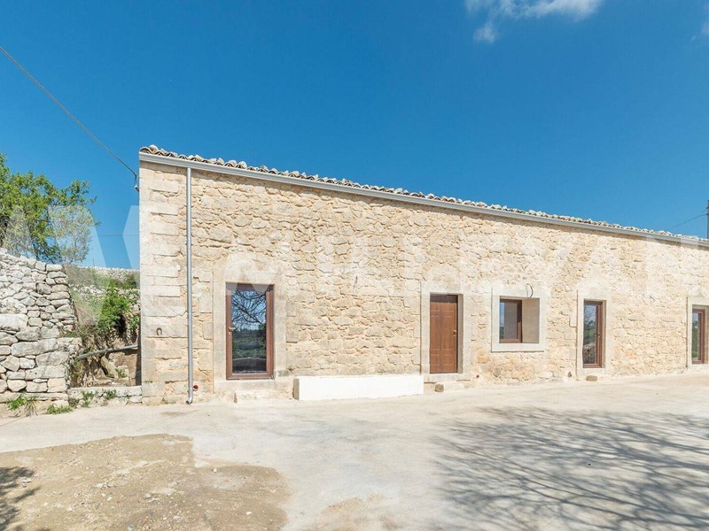 Rustico in Vendita a Ragusa, 585'000&euro;, 180 m²