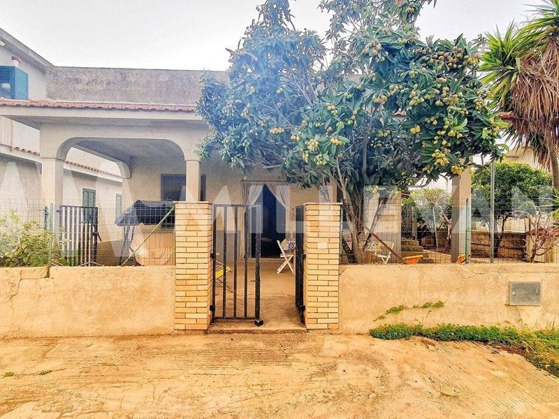 Villa in Vendita a Ispica, 68'000&euro;, 120 m²