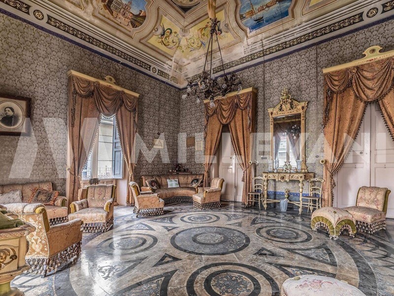 Appartamento in Vendita a Vittoria, 395'000€, 450 m²