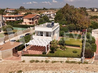 Villa in Vendita a Noto, 980'000€, 100 m²