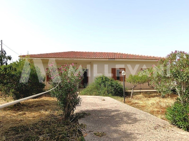 Casa Indipendente in Vendita a Modica, 180'000€, 470 m²