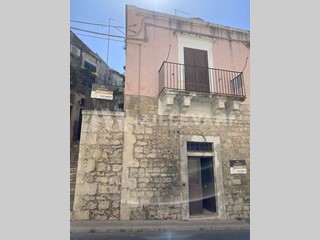 Casa Indipendente in Vendita a Modica, 30'000€, 60 m²