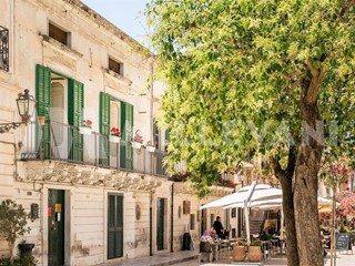 Appartamento in Vendita a Scicli, 590'000€, 420 m²