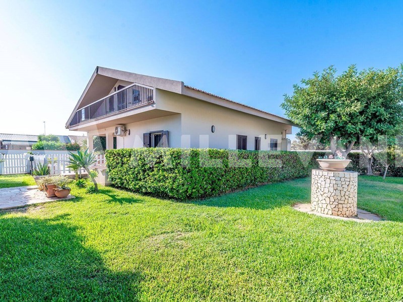 Villa in Vendita a Santa Croce Camerina, 300'000&euro;, 160 m²