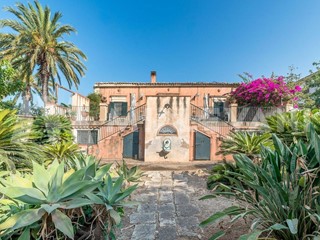 Villa in Vendita a Ragusa, 990'000&euro;, 400 m²