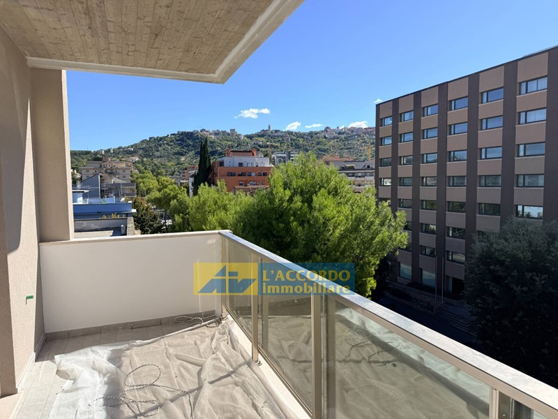 Immobile commerciale in Vendita a Chieti, 149'000&euro;, 65 m²