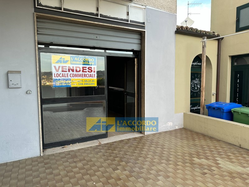 Immobile commerciale in Vendita a Cepagatti, 70'000€, 57 m²