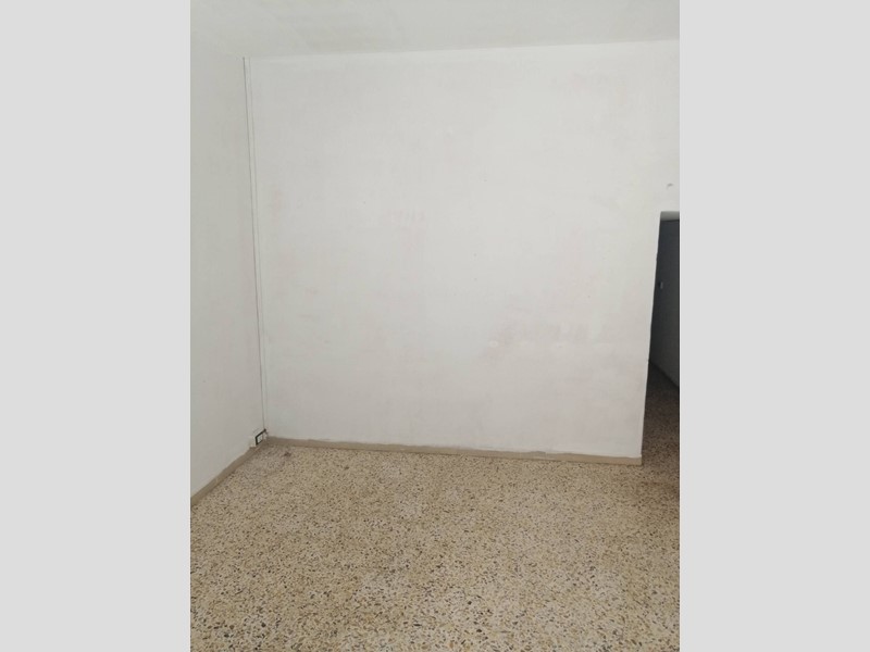 Attività commerciale in Affitto a Empoli, 600&euro;, 40 m²
