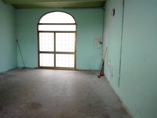 Magazzino in Affitto a Cerreto Guidi, 400€, 50 m²