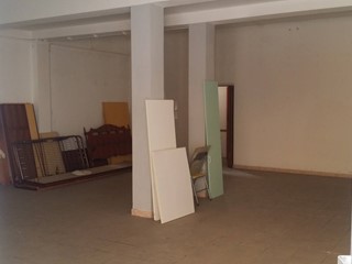 Attività commerciale in Affitto a Empoli, 650&euro;, 75 m²