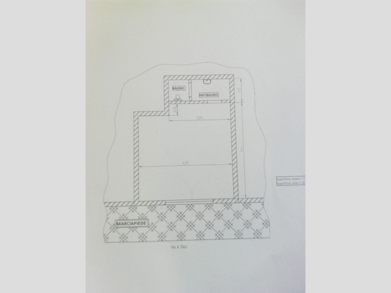 Attività commerciale in Affitto a San Miniato, 350€, 21 m²