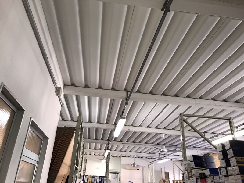 Attività commerciale in Affitto a Vinci, 1'100€, 300 m²