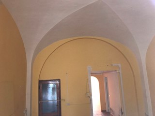 Attività commerciale in Affitto a Empoli, 700&euro;, 90 m²