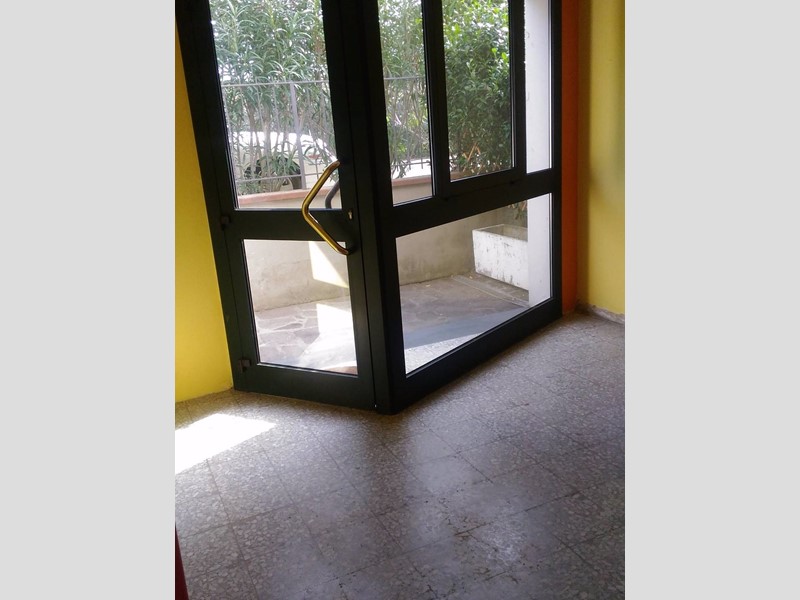 Ufficio in Affitto a Cerreto Guidi, 300€, 30 m²