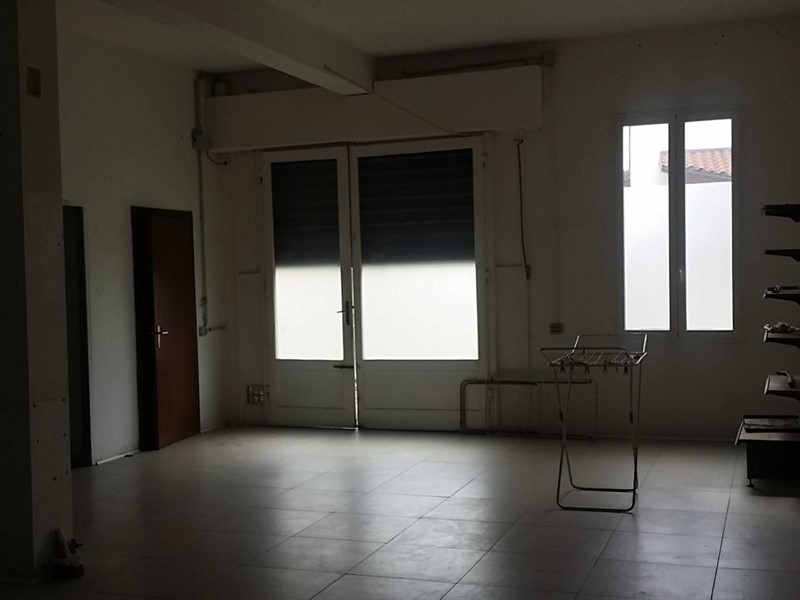 Attività commerciale in Affitto a San Miniato, 700€, 130 m²