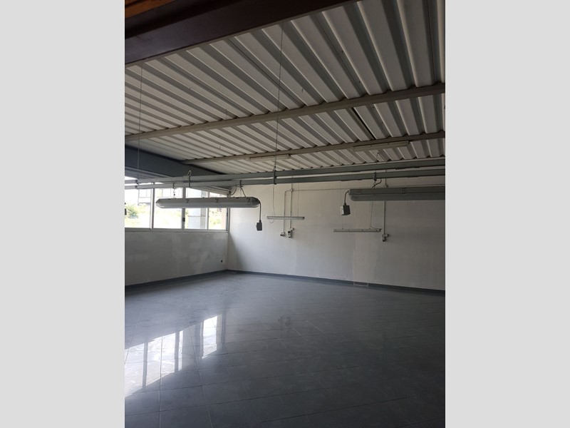 Attività commerciale in Affitto a Empoli, 2'000&euro;, 420 m²