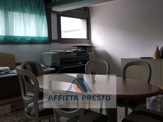 Laboratorio in Affitto a Vinci, 900 m²