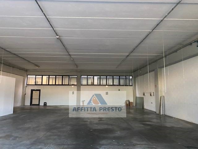 Attività commerciale in Affitto a Empoli, 1'500&euro;, 360 m²