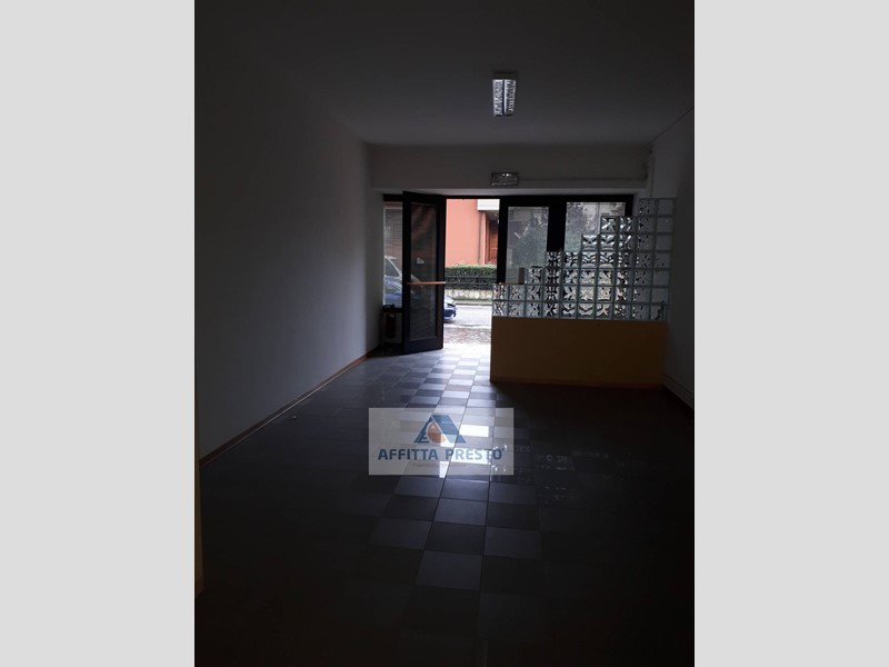 Attività commerciale in Affitto a Capraia e Limite, 550€, 50 m²