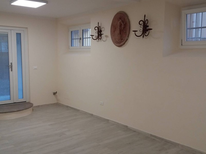 Ufficio in Affitto a Capraia e Limite, 350€, 40 m²