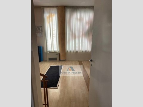 Attività commerciale in Vendita a Empoli, 100 m²