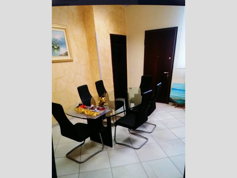 Ufficio in Affitto a San Miniato, 750€, 125 m²