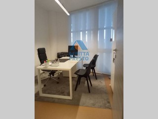 Ufficio in Affitto a Empoli, 300&euro;, 13 m²