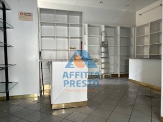Attività commerciale in Affitto a Empoli, 700&euro;, 50 m²