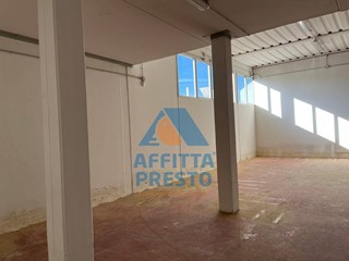 Magazzino in Affitto a Fucecchio, 2'800&euro;, 600 m²