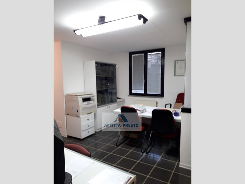 Ufficio in Affitto a Empoli, 450&euro;, 65 m²