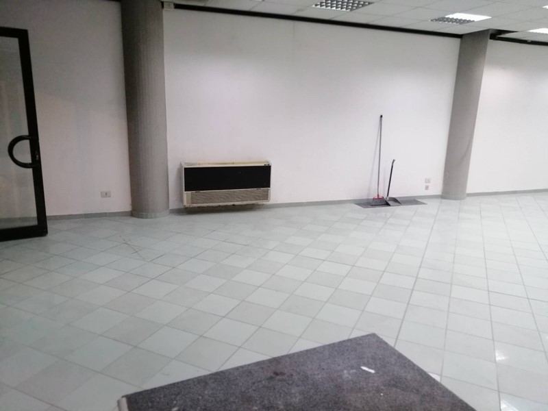 Attività commerciale in Affitto a Fucecchio, 1'300&euro;, 110 m²