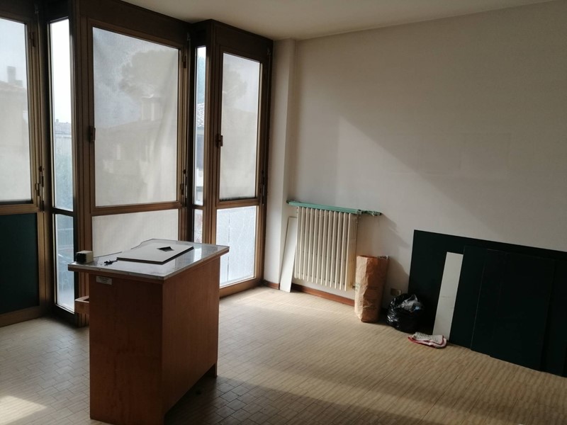 Ufficio in Vendita a San Miniato, 65'000€, 65 m²