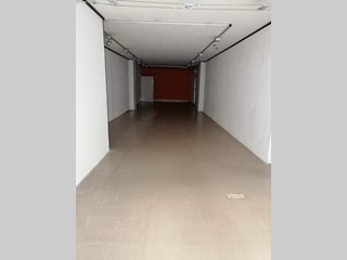 Attività commerciale in Affitto a Fucecchio, 850&euro;, 122 m²