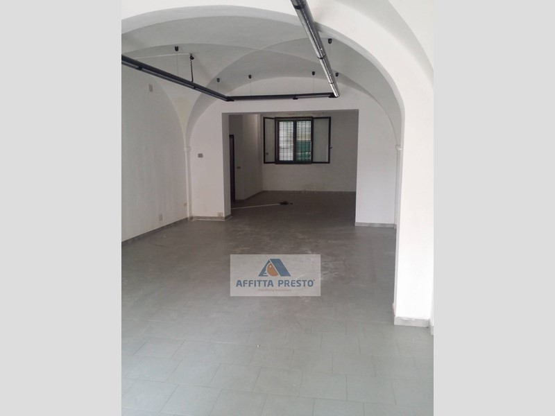 Attività commerciale in Affitto a Montelupo Fiorentino, 800€, 80 m²