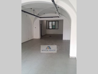 Attività commerciale in Affitto a Montelupo Fiorentino, 800€, 80 m²