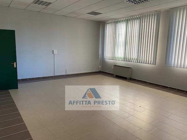 Ufficio in Affitto a Empoli, 1'650&euro;, 200 m²